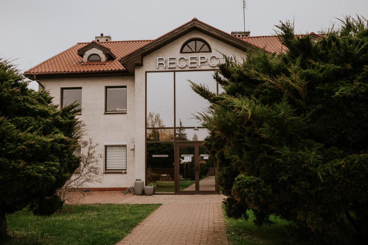 Villa Garden Oleśnica Exterior foto